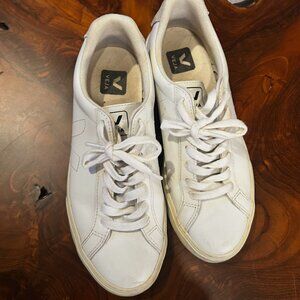 VEJA White Sneakers Womens 7